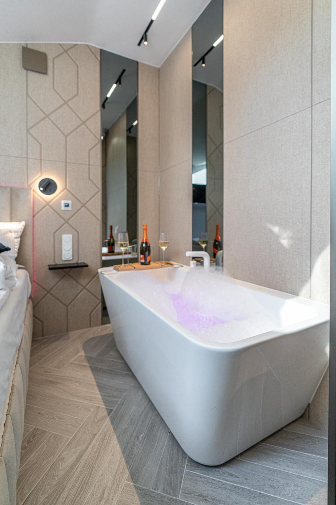Apartament Dasto Jacuzzi Old Town Cracow *
