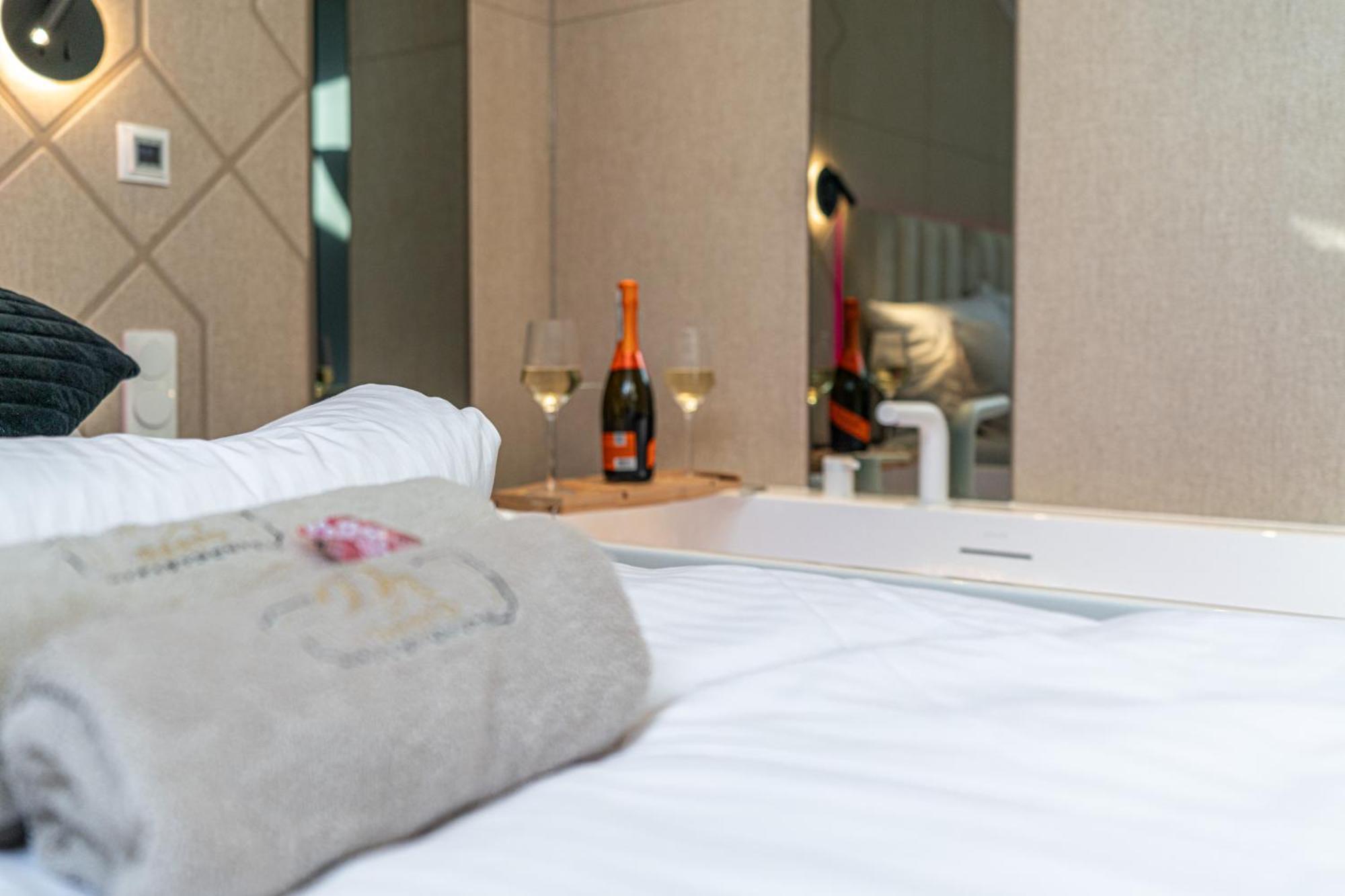 Dasto Jacuzzi Old Town Cracow Апартаменти