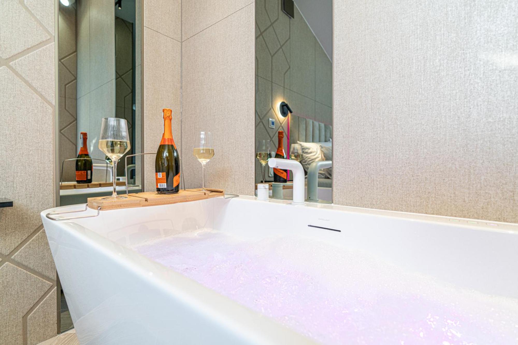 Апартаменти Dasto Jacuzzi Old Town Cracow